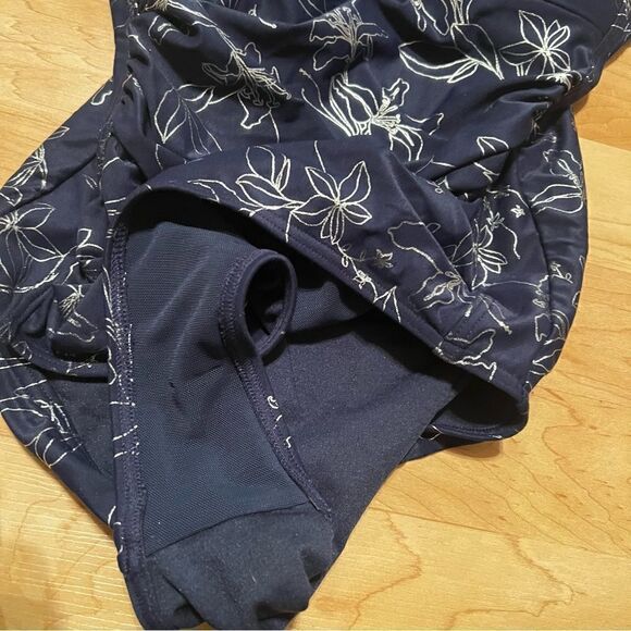 Niptuck Swim Garden Line Foil Joanne Tummy Control One Piece Swimsuit Women’s 4 - Picture 8 of 8